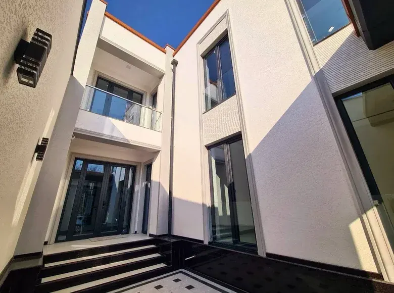 Сотилади 5 хонали ҳовли уй, 330 м² — Мирзо Улуғбек тумани