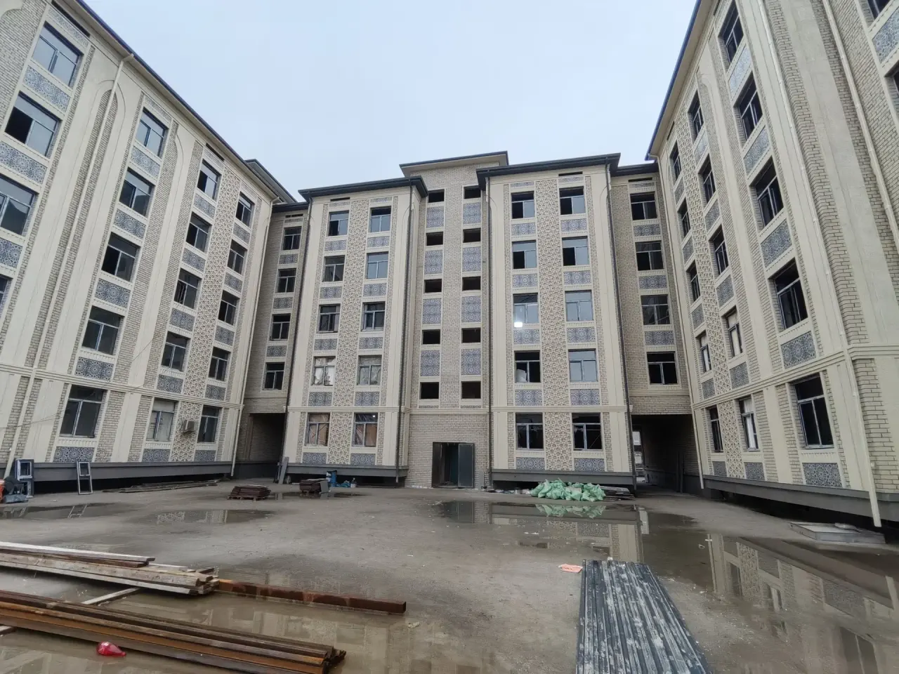 Сотилади 4 хонали квартира, 100 м², 1/5 қават — Мирзо Улуғбек тумани