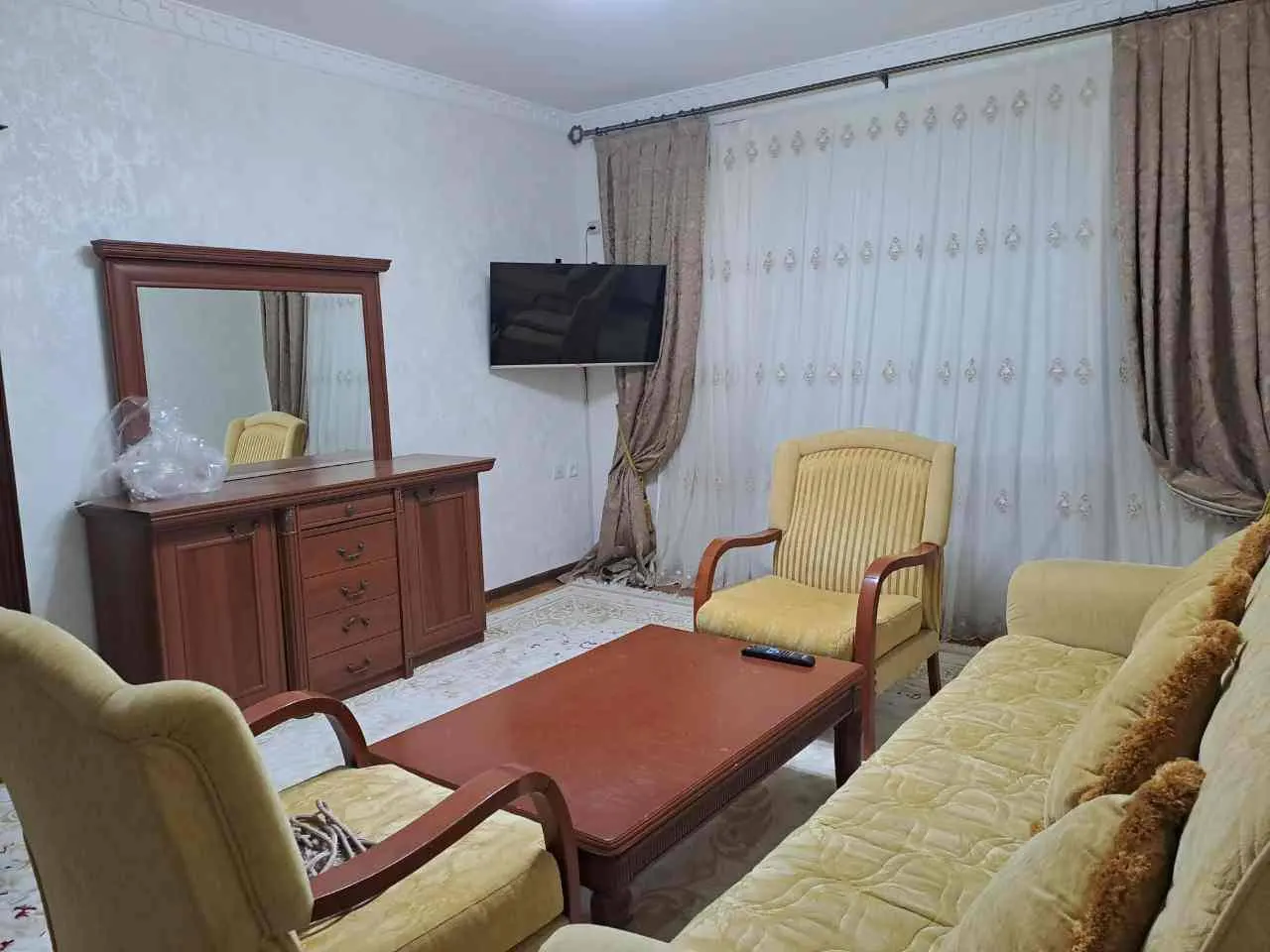 Ijaraga beriladi 3 xonali kvartira, 75 m², 2/4 qavat — Yakkasaroy tumani