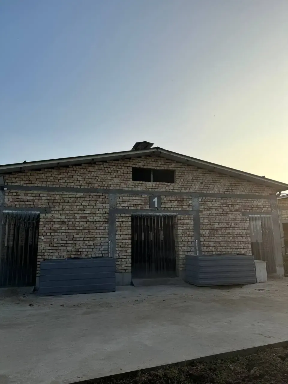Сотилади тижорат биноси, 4000 м², 40 сотих — Зангиота тумани