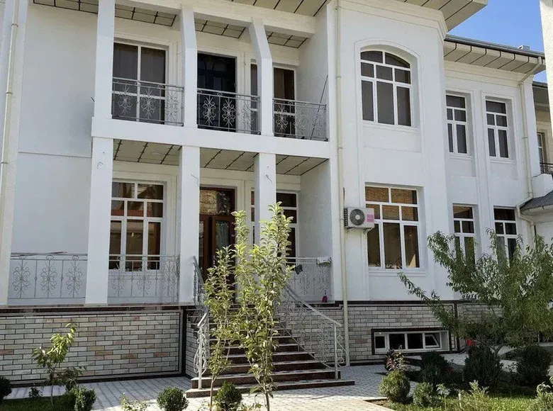 Sotiladi 8 xonali hovli uy, 850 m² — Yunusobod tumani