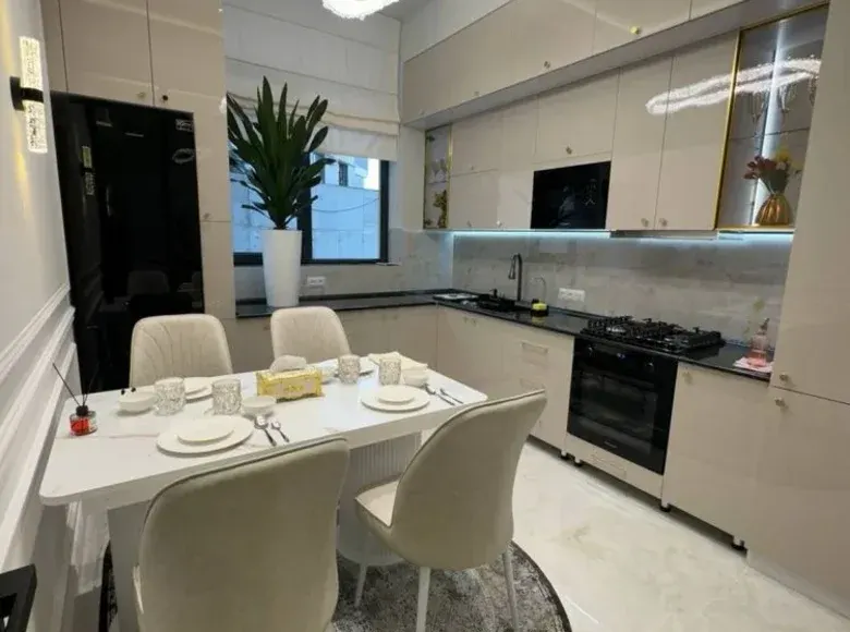 Sotiladi 3 xonali kvartira, 75 m², 1/7 qavat — Mirzo Ulugʻbek tumani