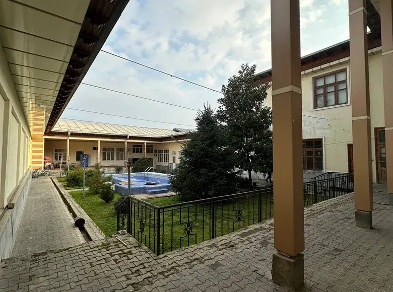 Сотилади 15 хонали ҳовли уй — Зангиота тумани