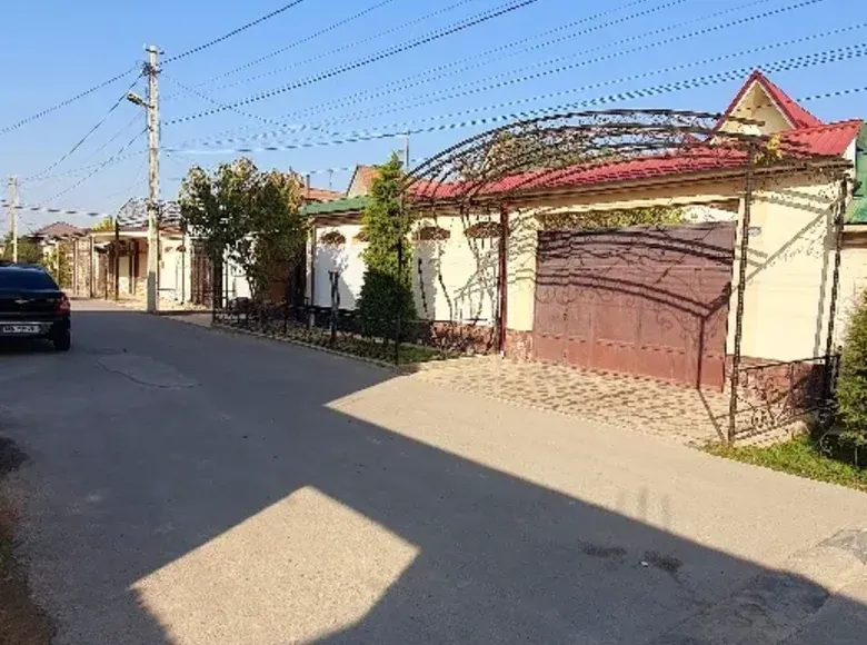 Сотилади 3 хонали ҳовли уй, 90 м² — Сергели тумани