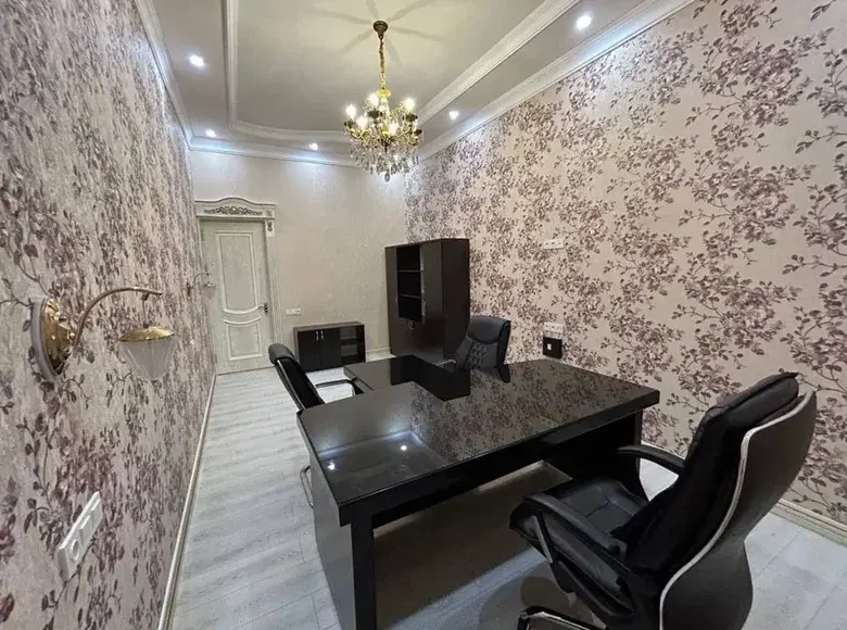 Ijaraga beriladi 8 xonali hovli uy, 3.5 sotix, 500 m² — Yunusobod tumani