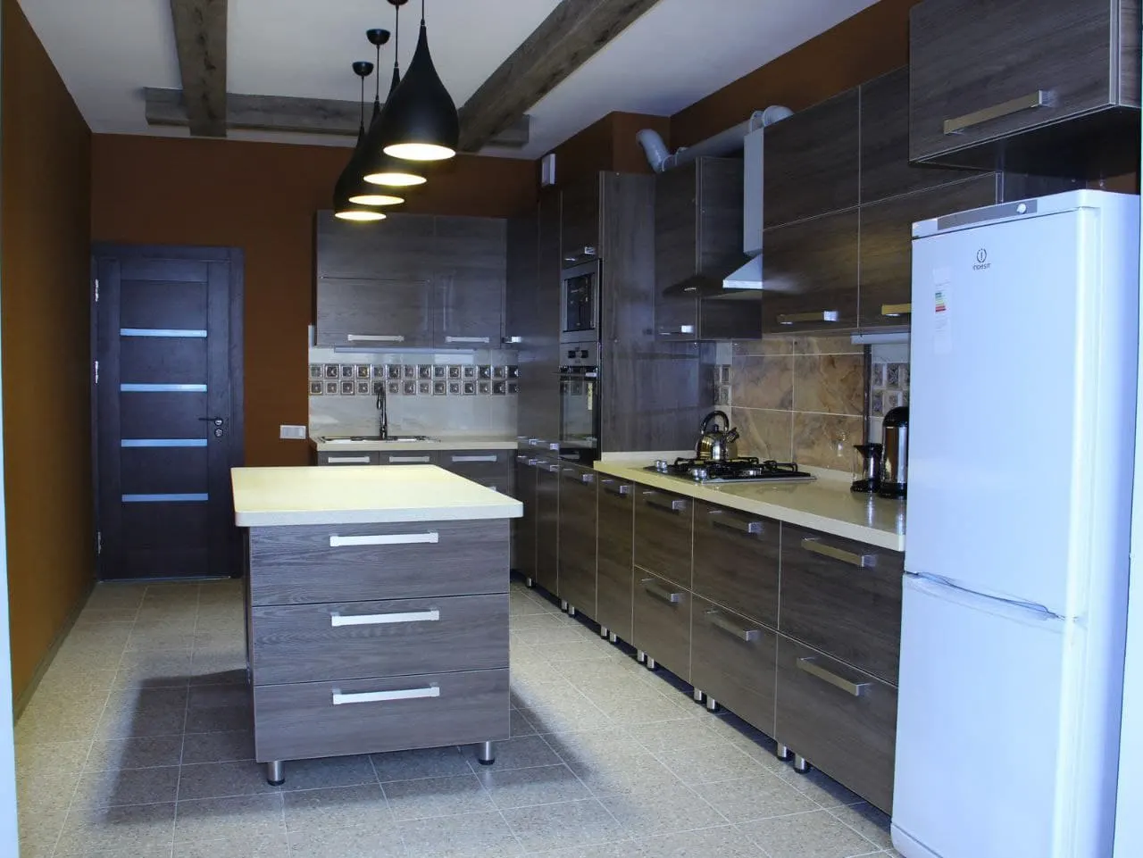Сдаётся 4-комнатная квартира, 160 м², 8/9 этаж — Мирабадский район