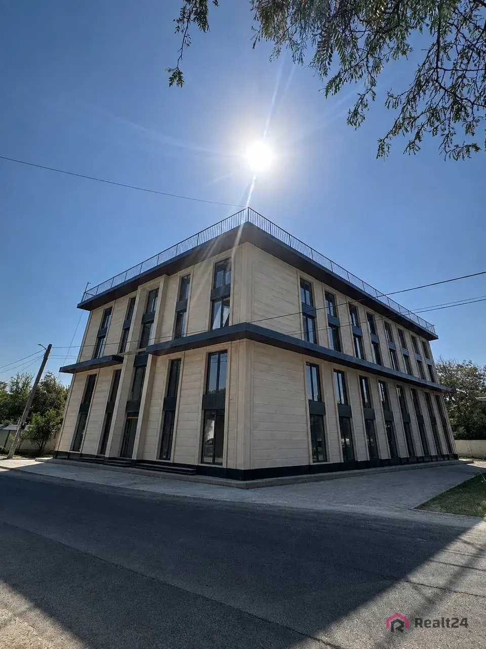 Сдаётся офис, 2000 м², 5/5 этаж — Юнусабадский район