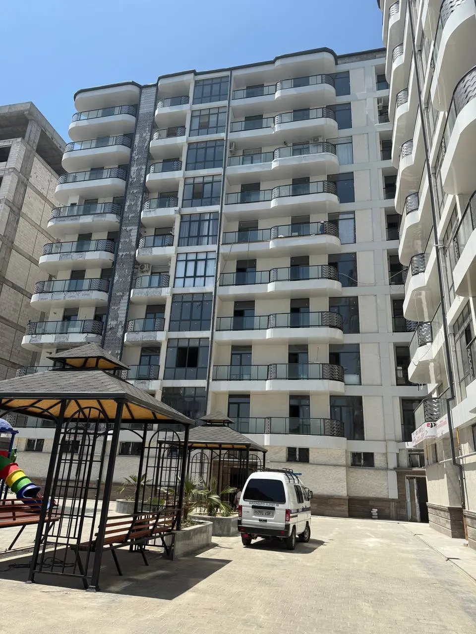 Sotiladi 3 xonali kvartira, 105 m², 8/10 qavat — Mirzo Ulugʻbek tumani