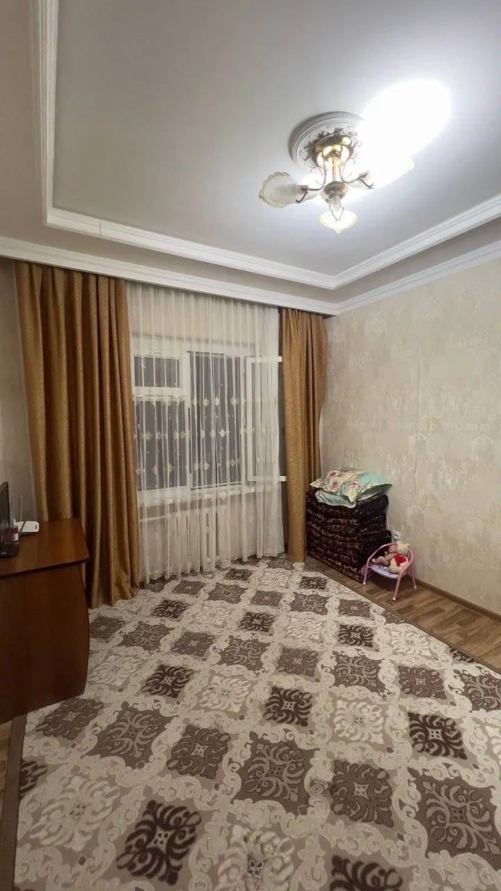 Сотилади 3 хонали квартира, 77 м², 4/5 қават — Олмазор тумани