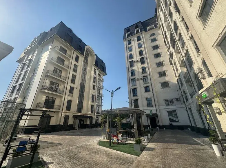 Sotiladi 5 xonali kvartira, 130 m², 1/8 qavat — Yunusobod tumani