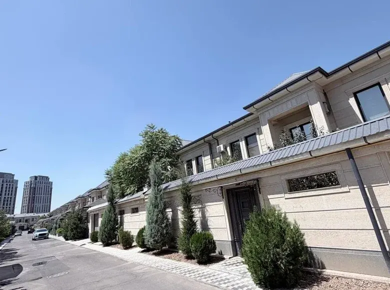 Ijaraga beriladi 12 xonali hovli uy, 3.2 sotix, 450 m² — Mirzo Ulugʻbek tumani