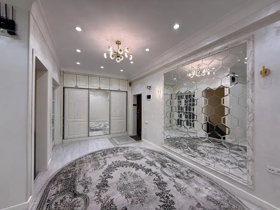 Sotiladi 5 xonali kvartira, 210 m², 1/6 qavat — Yunusobod tumani
