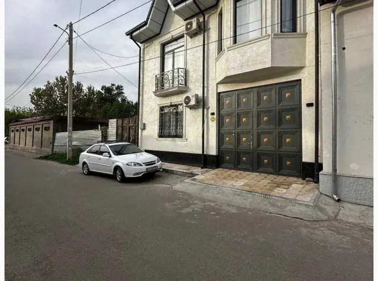 Сотилади 6 хонали ҳовли уй, 4.3 сотих, 470 м² — Мирзо Улуғбек тумани