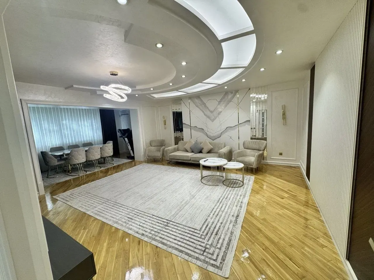Продаётся 4-комнатная квартира, 140 м², 3/5 этаж — Чиланзарский район