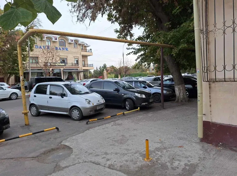Сотилади 3 хонали квартира, 70 м², 1/4 қават — Яшнобод тумани