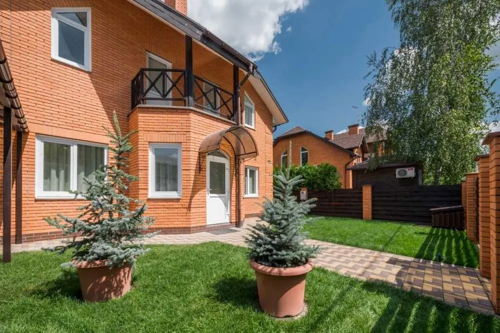 Ижарага берилади 6 хонали ҳовли уй, 5 сотих, 300 м² — Яккасарой тумани