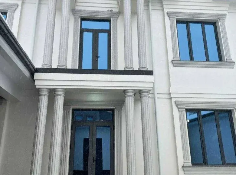 Сотилади 5 хонали ҳовли уй, 2 сотих, 290 м² — Юнусобод тумани