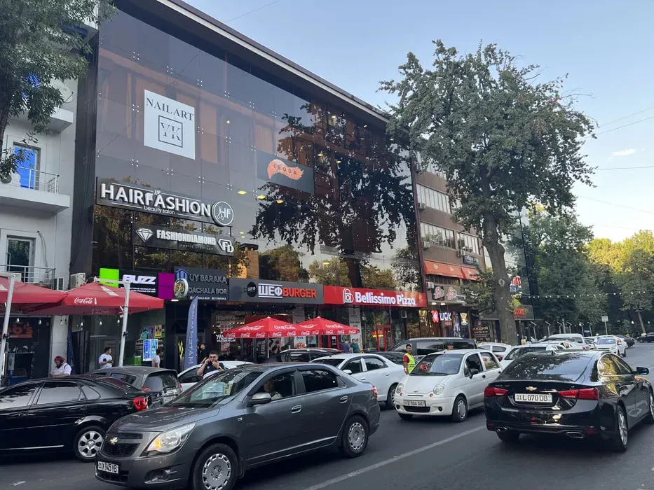 Сотилади офис, 500 м², 1/4 қават — Мирзо Улуғбек тумани