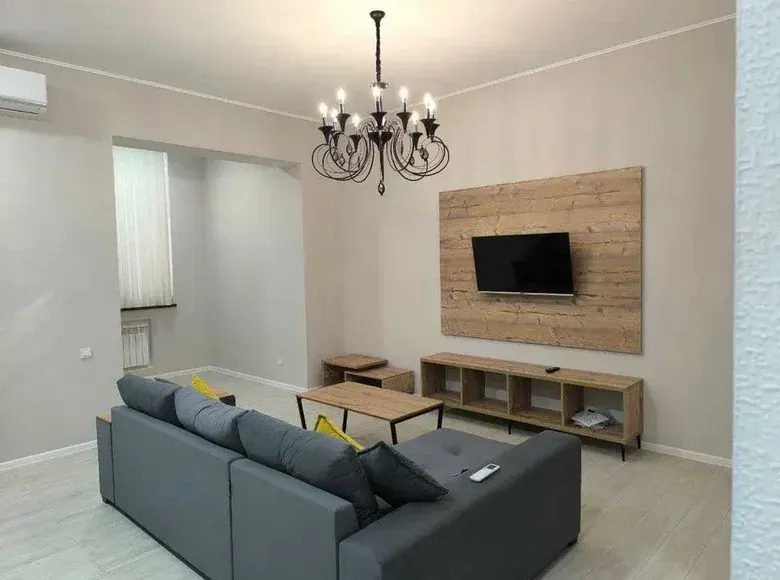 Сдаётся 3-комнатная квартира, 83 м², 1/3 этаж — Шайхантахурский район