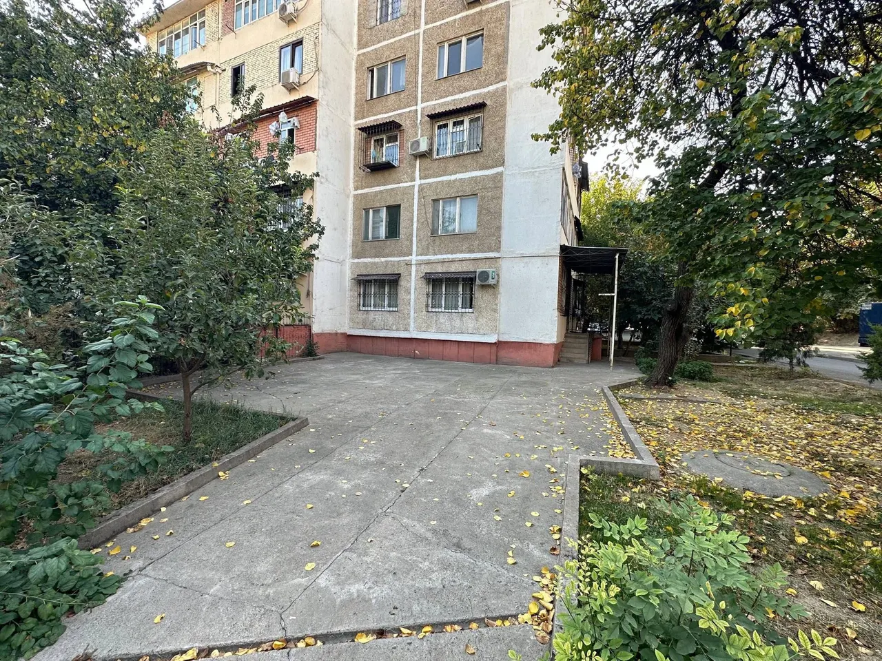 Сотилади 1 хонали квартира, 43 м², 1/5 қават — Юнусобод тумани