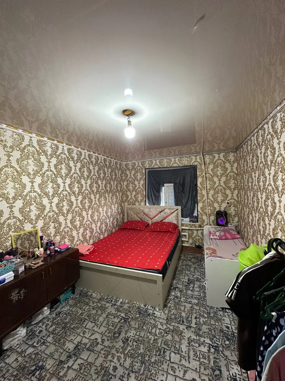 Sotiladi 1 xonali kvartira, 33 m², 4/4 qavat — Olmaliq shahri