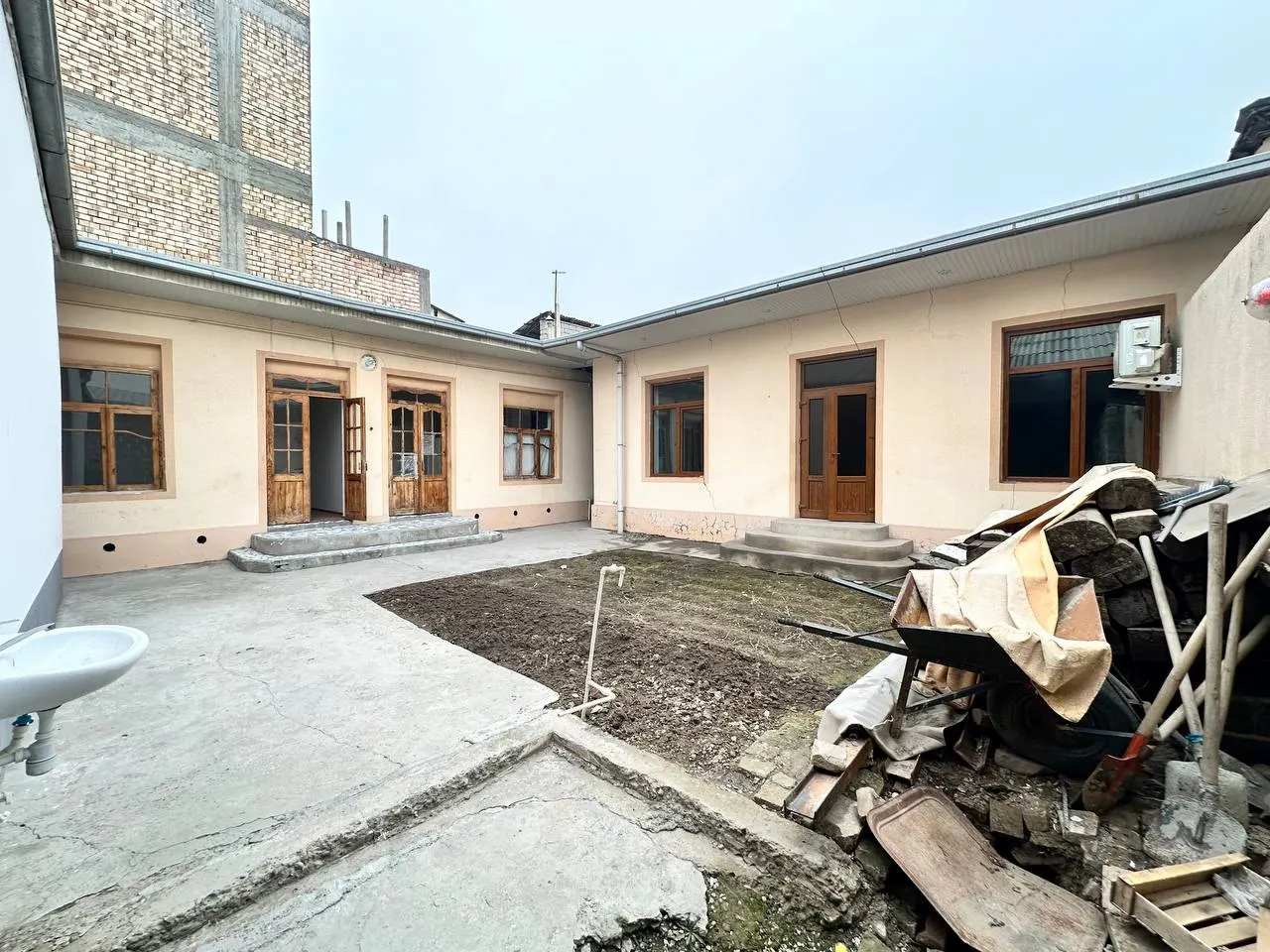 Sotiladi hovli uy, 3,3 sotix, 1 qavatli — Uchtepa tumani