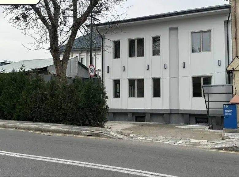 Sotiladi 6 xonali hovli uy, 2.5 sotix, 390 m² — Mirzo Ulugʻbek tumani