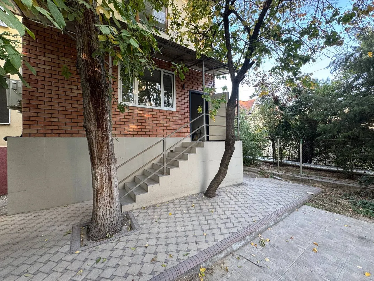 Ижарага берилади тижорат биноси, 65 м², 1/4 қават — Юнусобод тумани