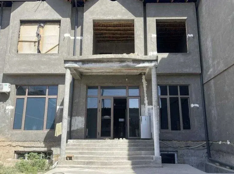 Sotiladi 6 xonali hovli uy, 4 sotix, 550 m² — Qibray tumani
