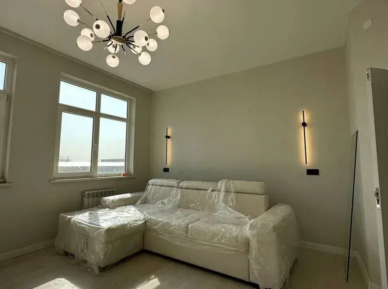 Сотилади 2 хонали квартира, 70 м², 2/10 қават — Мирзо Улуғбек тумани