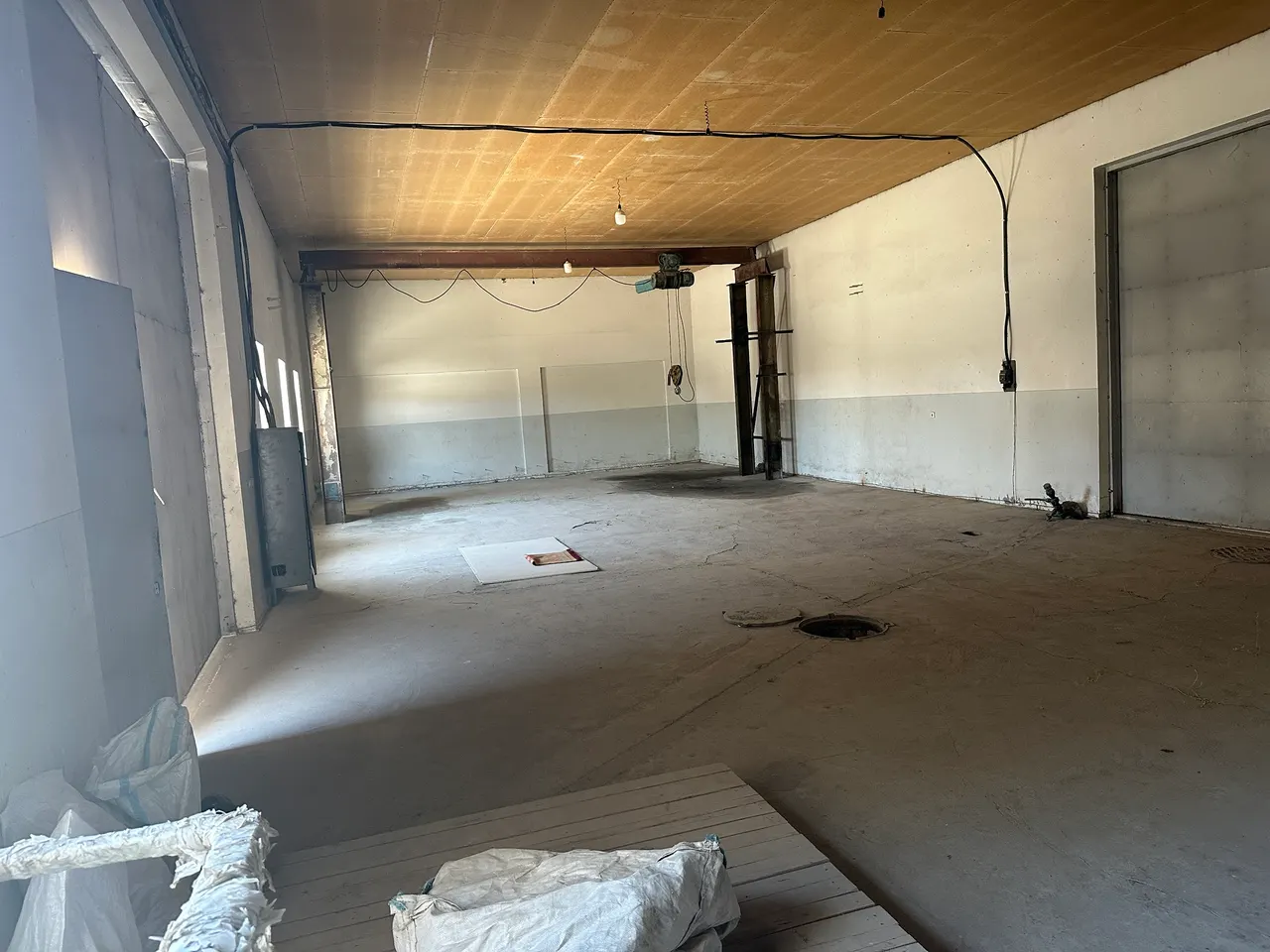 Ижарага берилади тижорат биноси, 700 м² — Тошкент тумани