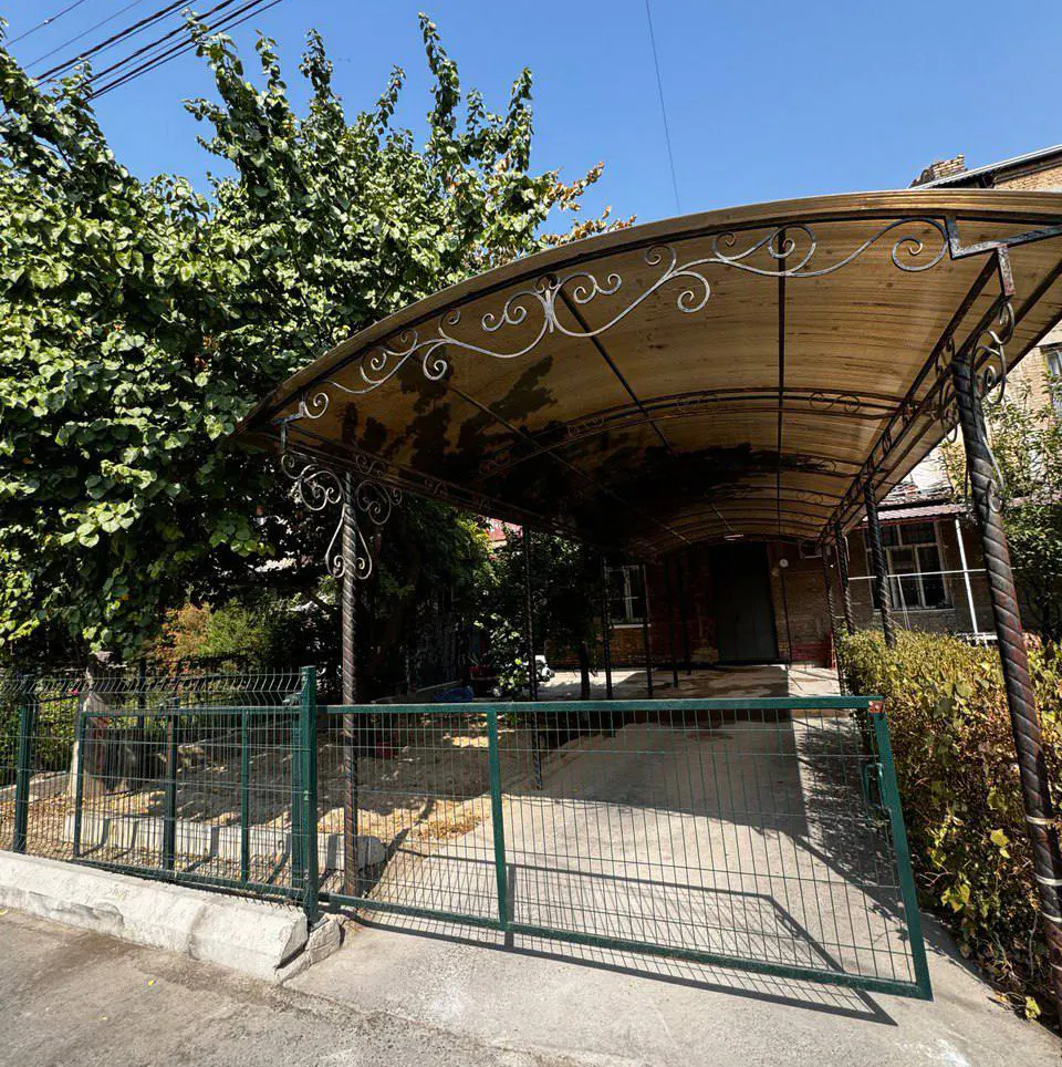 Sotiladi 2 xonali kvartira, 62 m², 1/3 qavat — Mirobod tumani