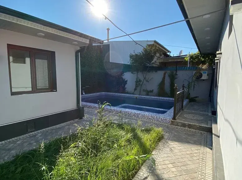 Ijaraga beriladi 5 xonali hovli uy, 1,2 sotix, 120 m², 1 qavatli — Mirobod tumani