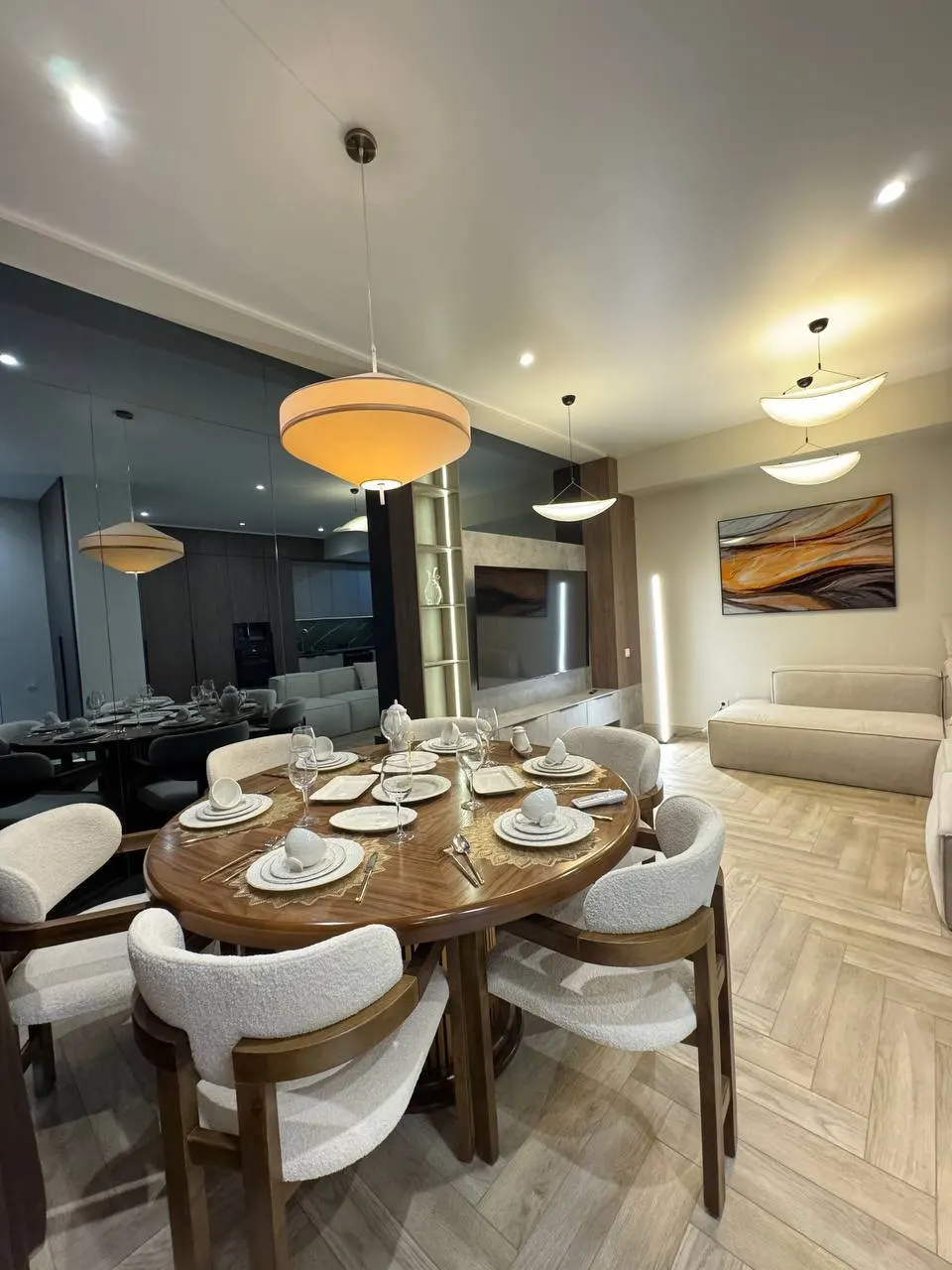 Sotiladi 5 xonali kvartira, 305 m², 2/2 qavat — Yunusobod tumani