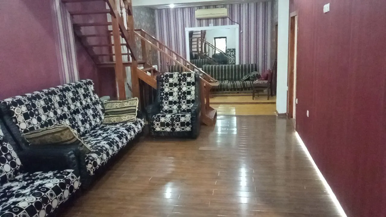 Сдаётся 6-комнатный дом, 3 сот., 180 м², 2 этажа — Яшнабадский район