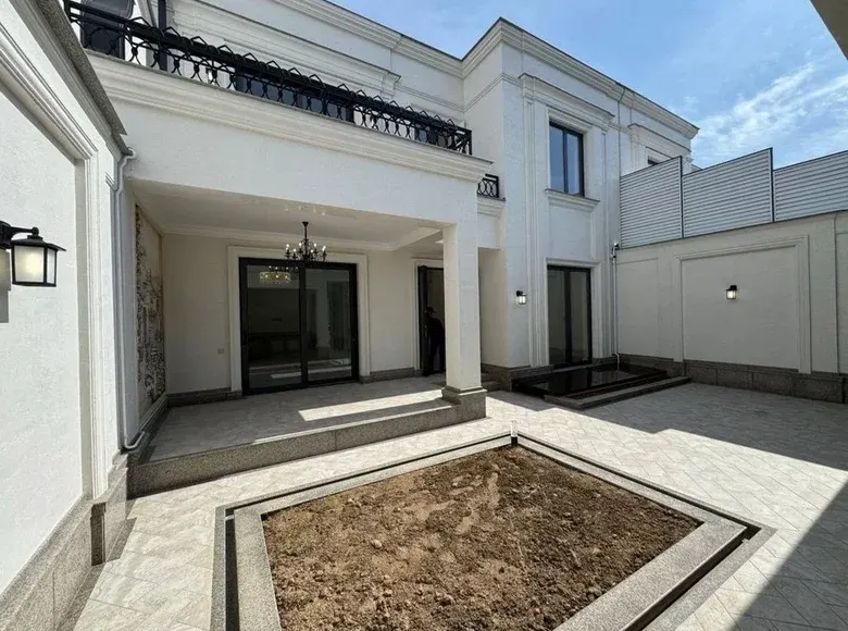 Sotiladi 6 xonali hovli uy, 3.3 sotix, 400 m² — Shayxontohur tumani