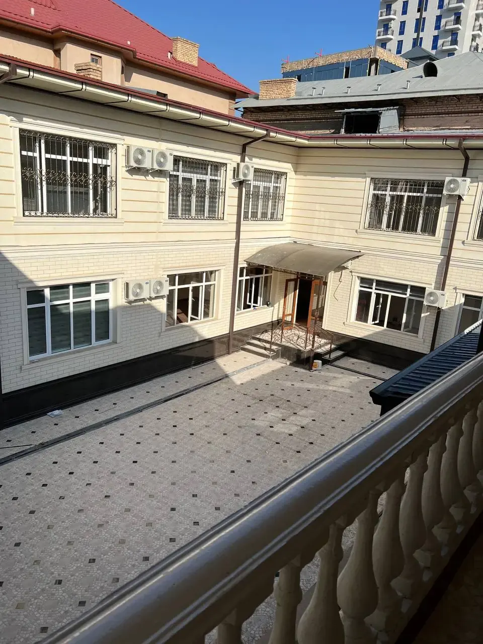 Сотилади тижорат биноси, 986 м², 7.5 сотих — Миробод тумани
