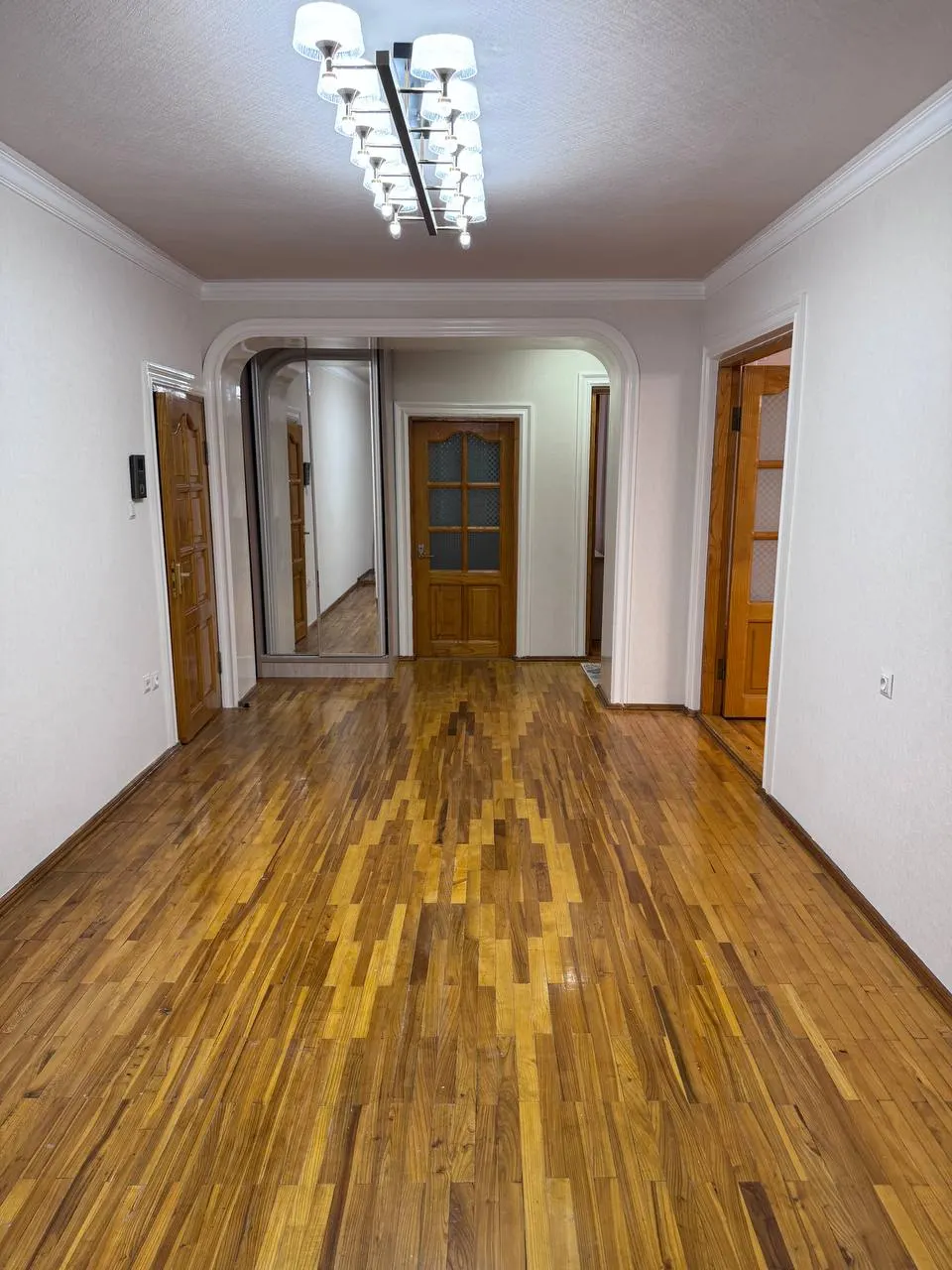 Продаётся 3-комнатная квартира, 113 м², 3/4 этаж — Алмазарский район