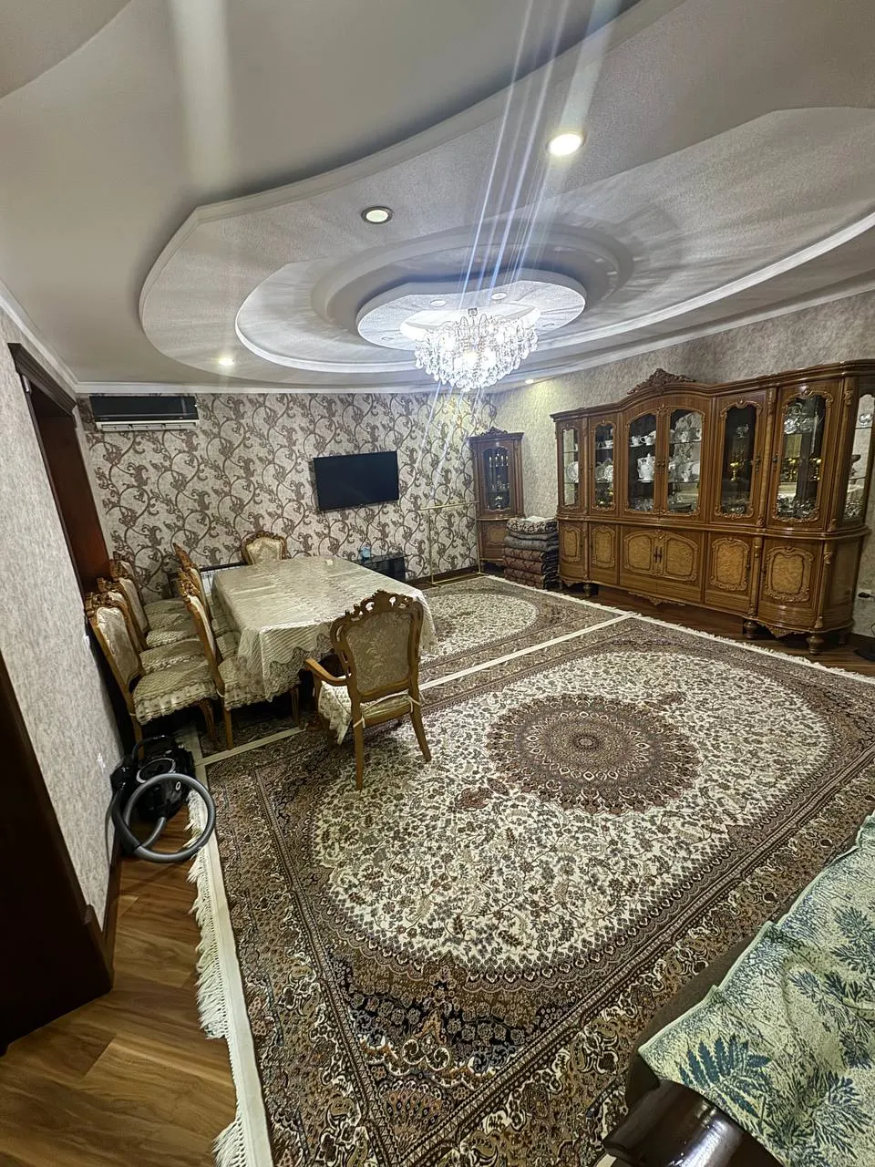 Продаётся 3-комнатная квартира, 120 м², 2/4 этаж — Мирабадский район