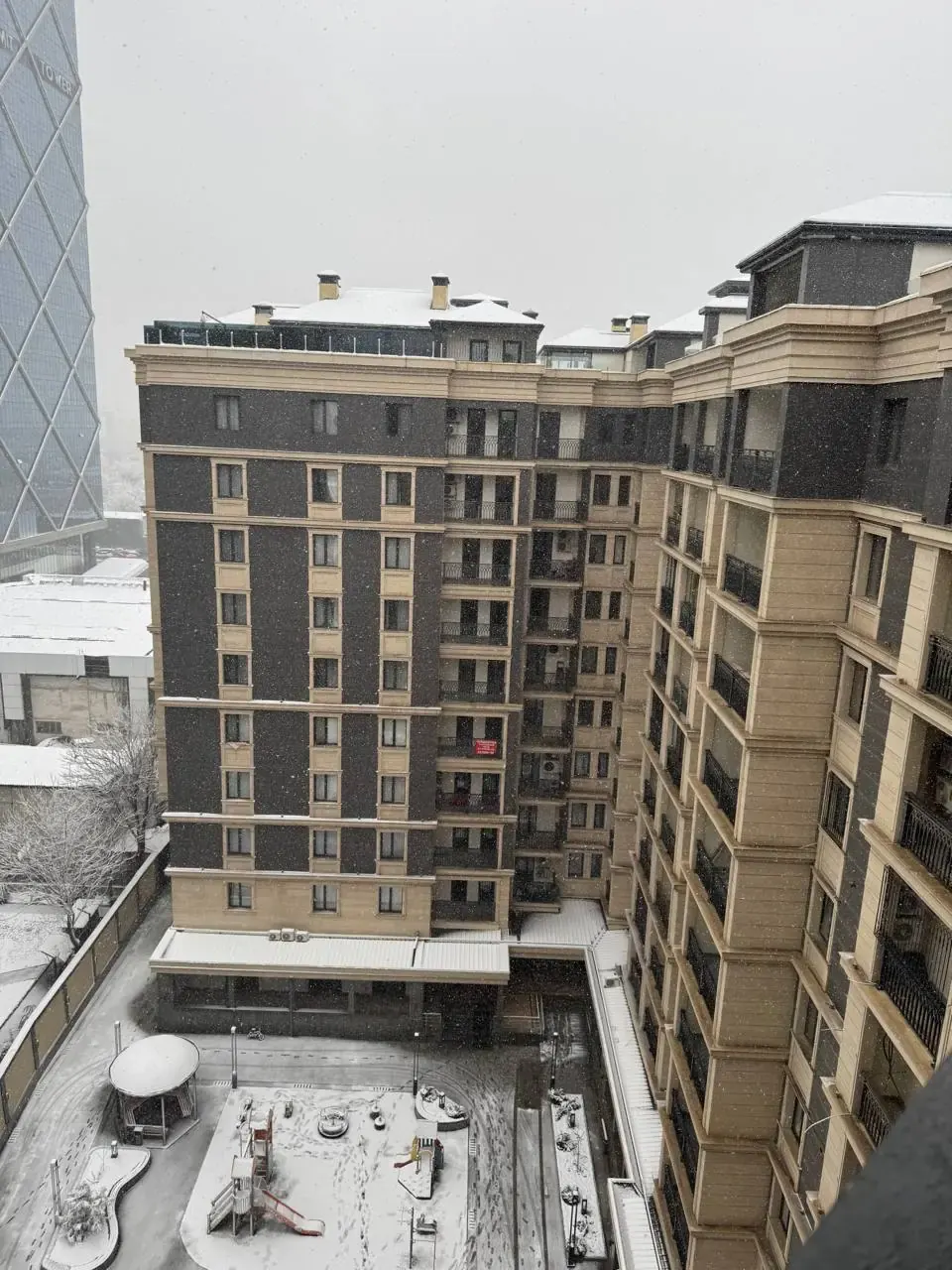 Sotiladi 4 xonali kvartira, 190 m², 10/11 qavat — Yakkasaroy tumani