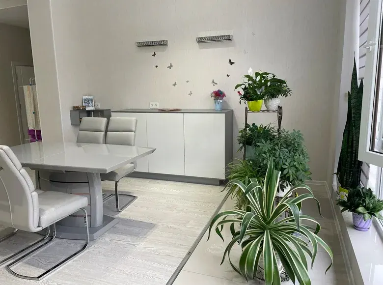 Сдаётся 4-комнатная квартира, 218 м² — Яшнабадский район