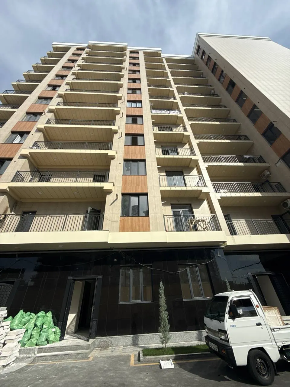 Sotiladi 2 xonali kvartira, 43 m², 6/12 qavat — Yakkasaroy tumani