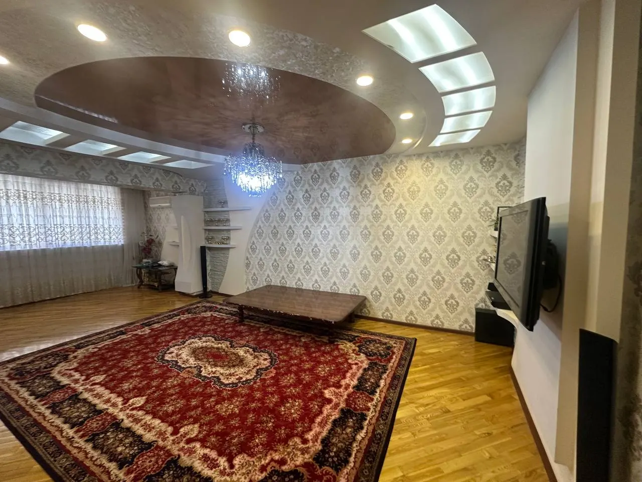 Ижарага берилади 4 хонали квартира, 140 м², 1/4 қават — Олмазор тумани