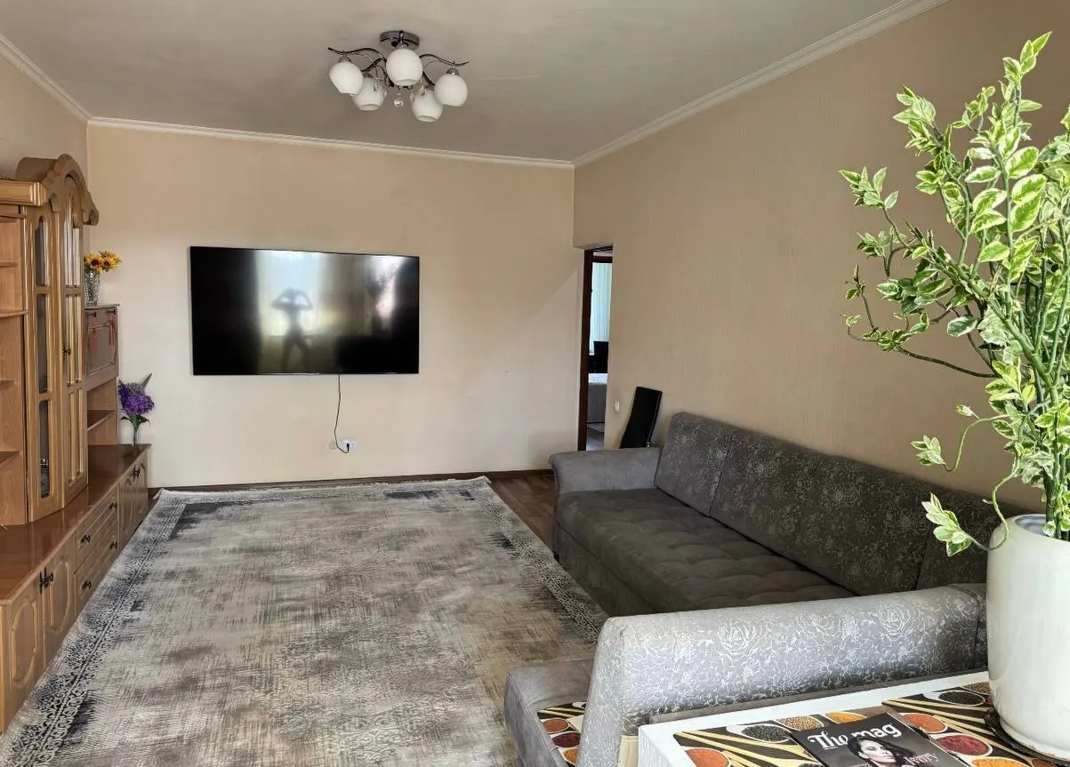 Сотилади 4 хонали квартира, 90 м², 8/9 қават — Мирзо Улуғбек тумани