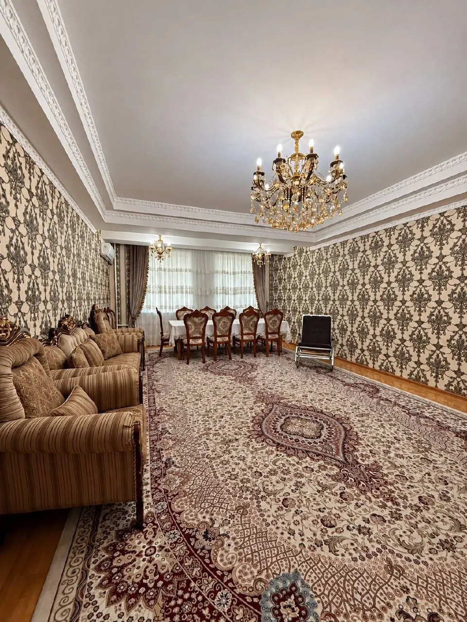 Продаётся 4-комнатная квартира, 202 м², 2/7 этаж — Мирабадский район