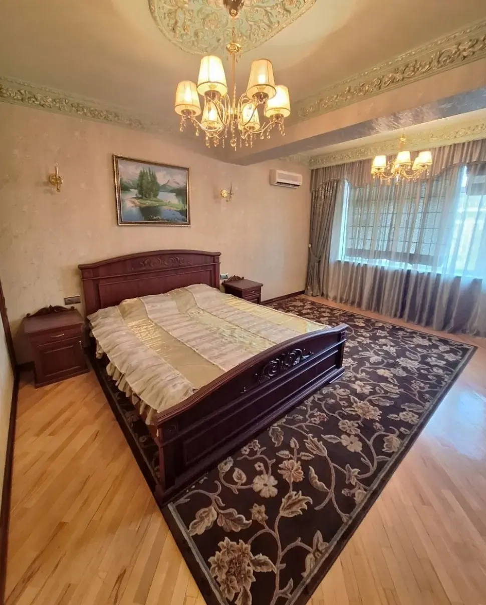 Сдаётся 3-комнатная квартира, 156 м², 5/7 этаж — Мирабадский район