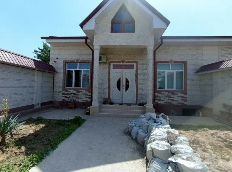 Sotiladi 5 xonali hovli uy, 300 m² — Zangiota tumani