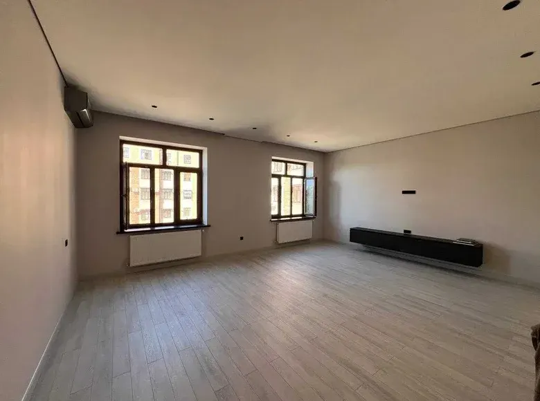 Продаётся 3-комнатная квартира, 112 м², 6/8 этаж — Чиланзарский район