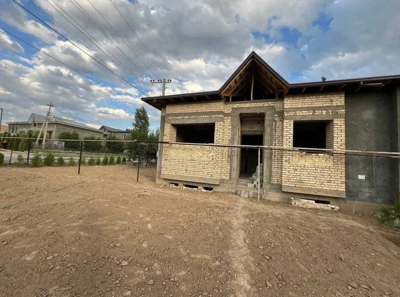Сотилади 4 хонали квартира, 152 м², 1/2 қават — Юнусобод тумани