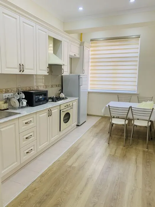 Ijaraga beriladi 4 xonali kvartira, 110 m², 6/8 qavat — Yakkasaroy tumani